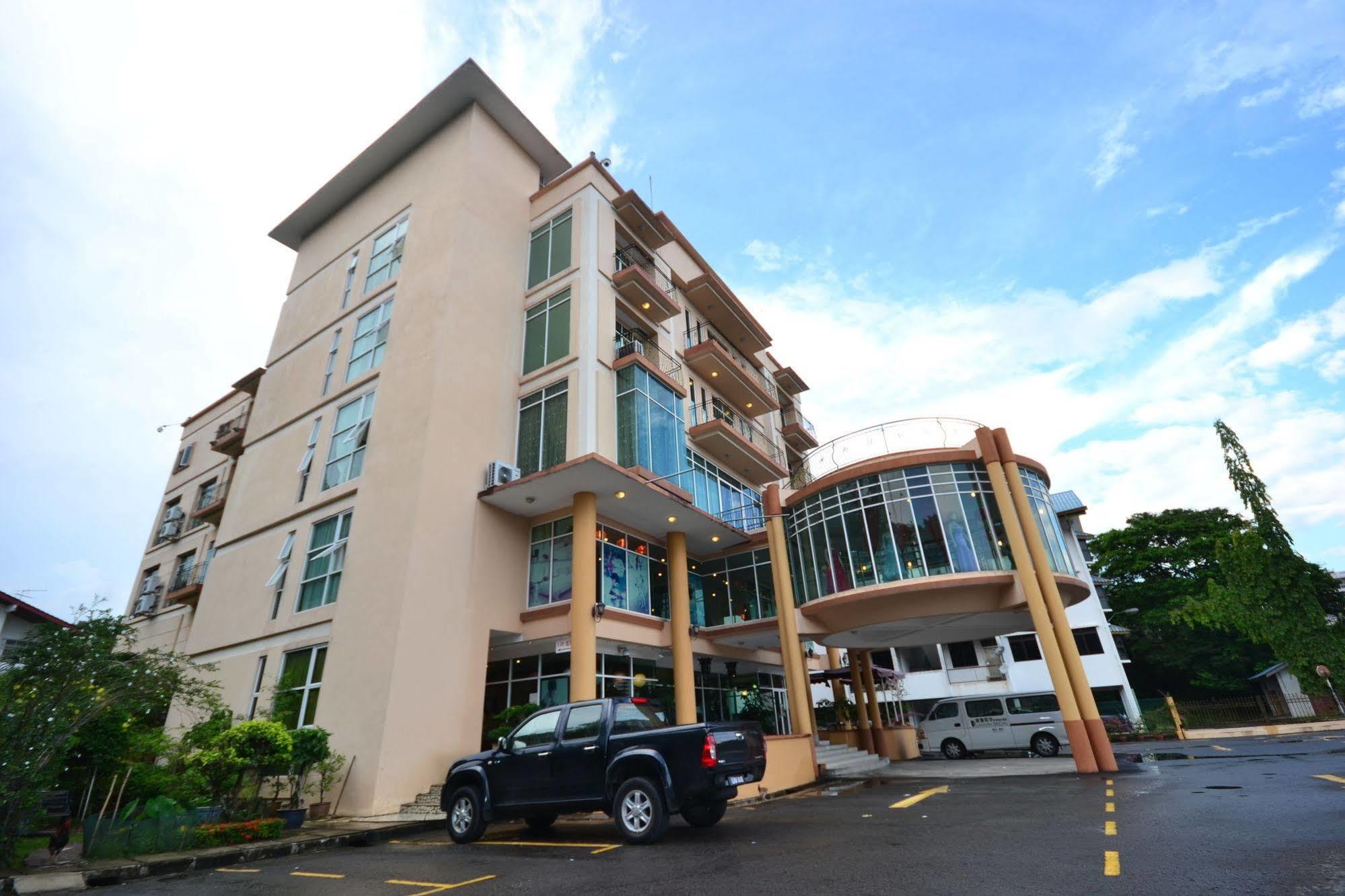 Lanvin Hotel Kota Kinabalu Exteriör bild